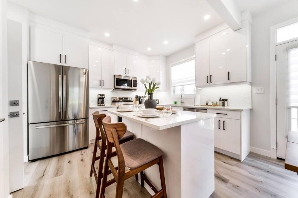 Modern Nordic Escape, 3Br Near Wem & Dt, Aircon & Fireplace, Wifi, Sleeps 6! Edmonton Exterior photo