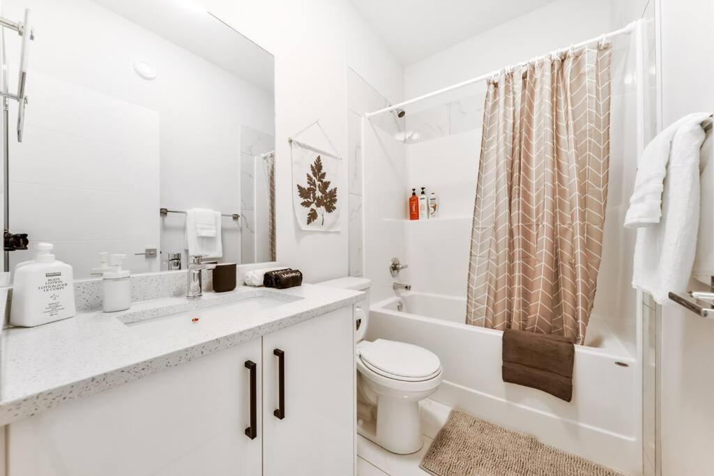 Modern Nordic Escape, 3Br Near Wem & Dt, Aircon & Fireplace, Wifi, Sleeps 6! Edmonton Exterior photo